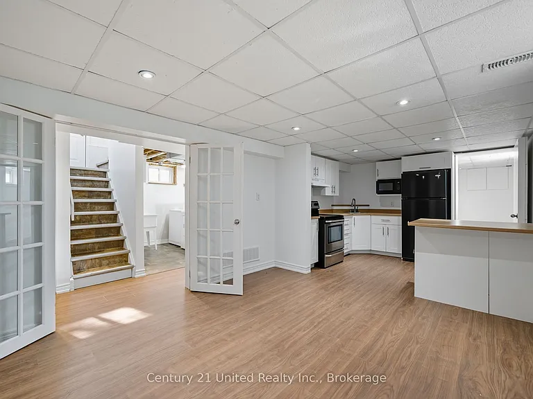 559 Hamilton St — Photo 32