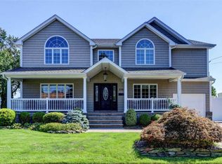 238 N Maple St, Massapequa, NY 11758