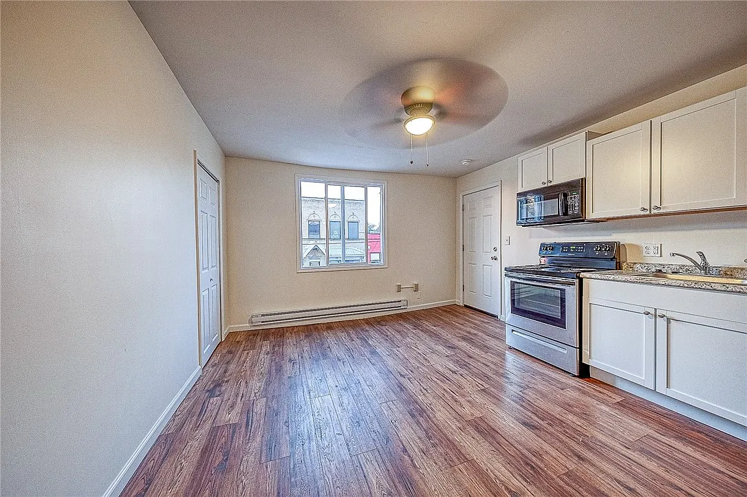 2 bed, $1,000 — Photo 2