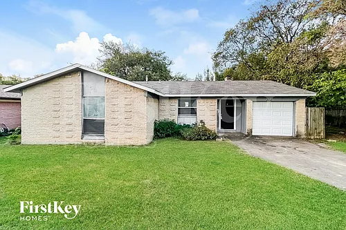 302 Shorewood Dr Photo 1