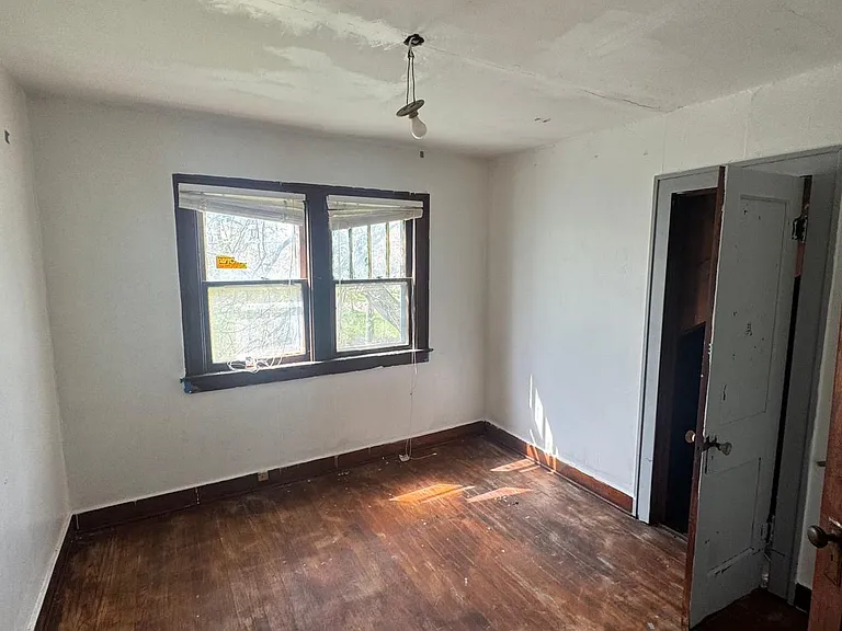 614 E Marengo Ave — Photo 19