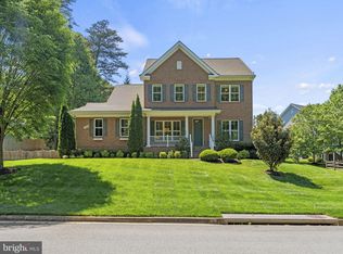 4998 Lincoln Dr, Fairfax, VA 22030