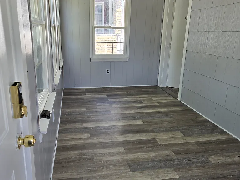 95 Carl St — Photo 6