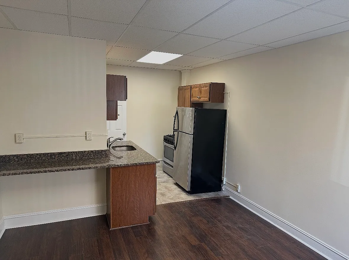 599 Chestnut St — Photo 3
