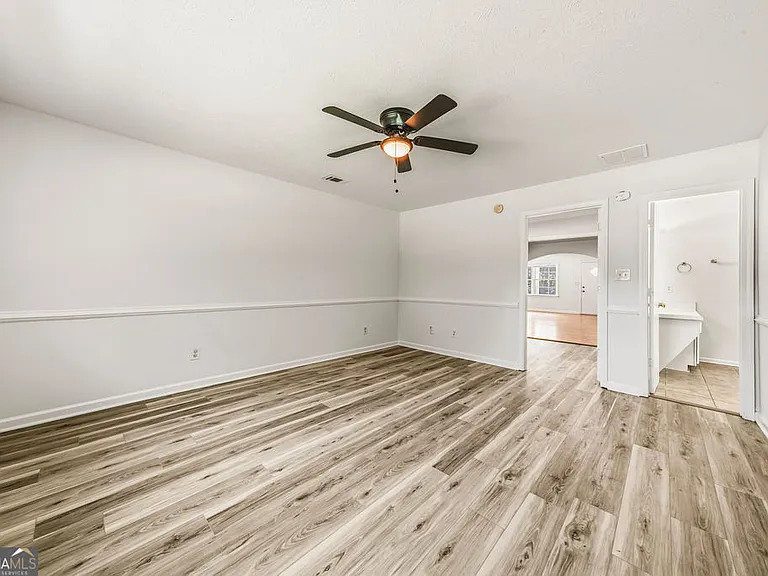 3940 Hubert Dr — Photo 17