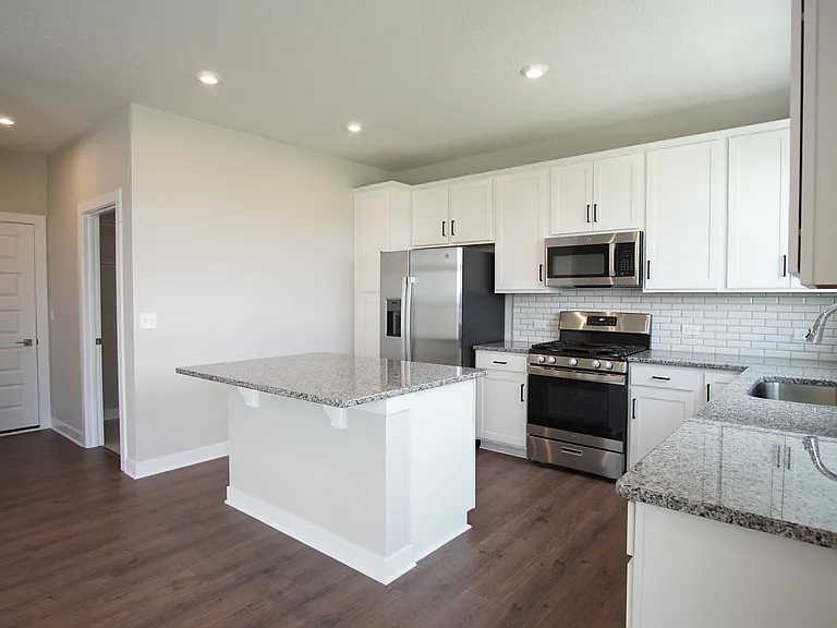 4852 White Chapel Dr — Photo 3