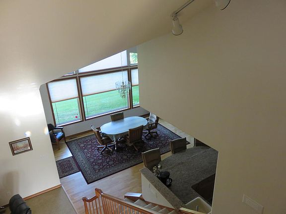4th image of 201 Eagle Dr