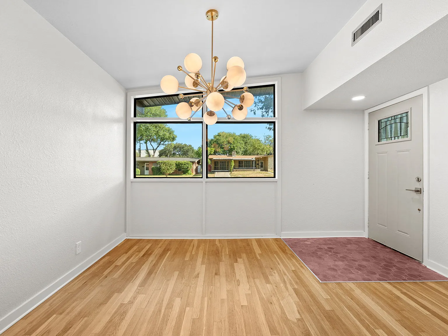 4 bed, 1750 sqft, $2,300 — Photo 4