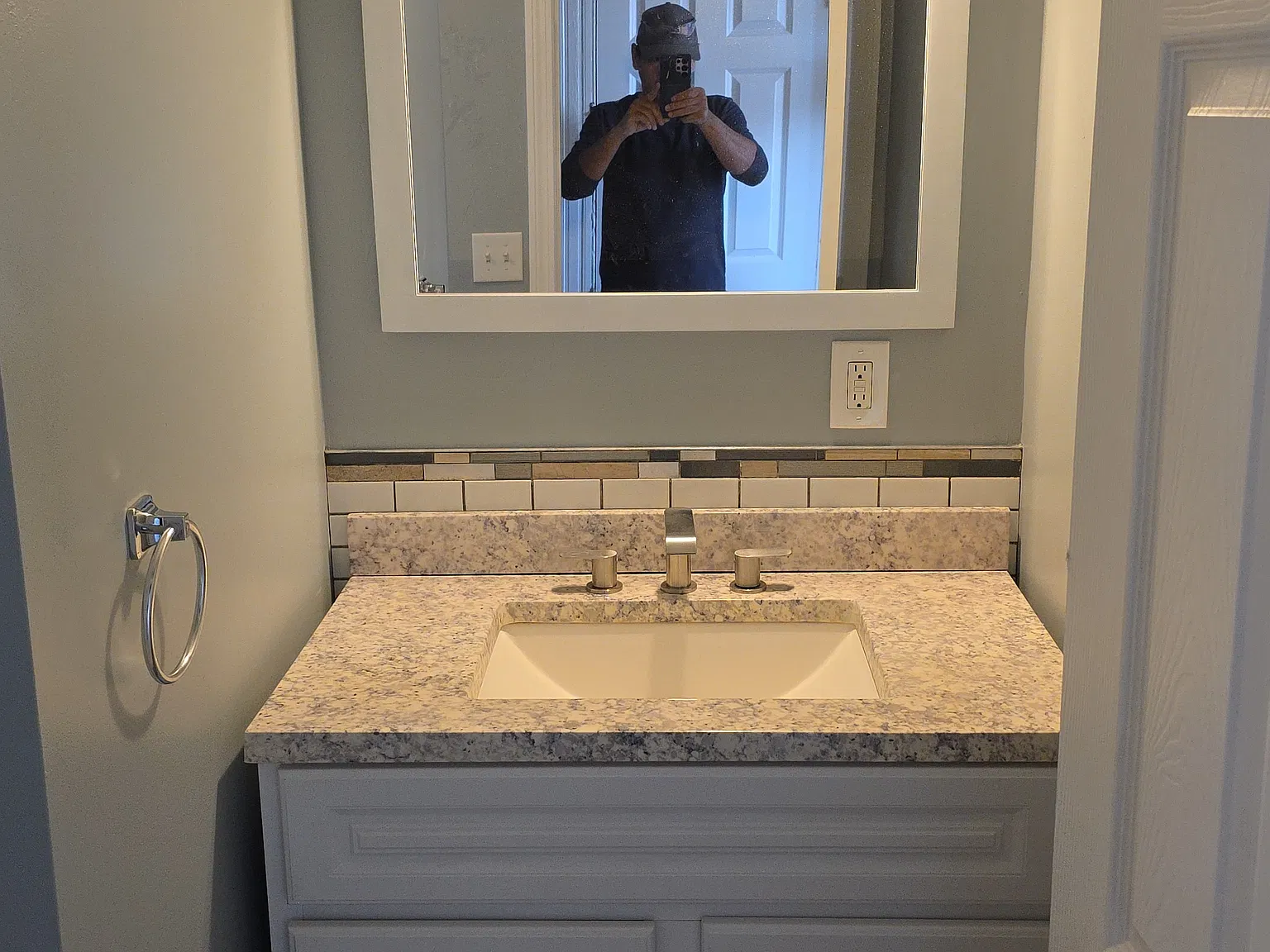 2 bed, 800 sqft, $2,000 — Photo 1