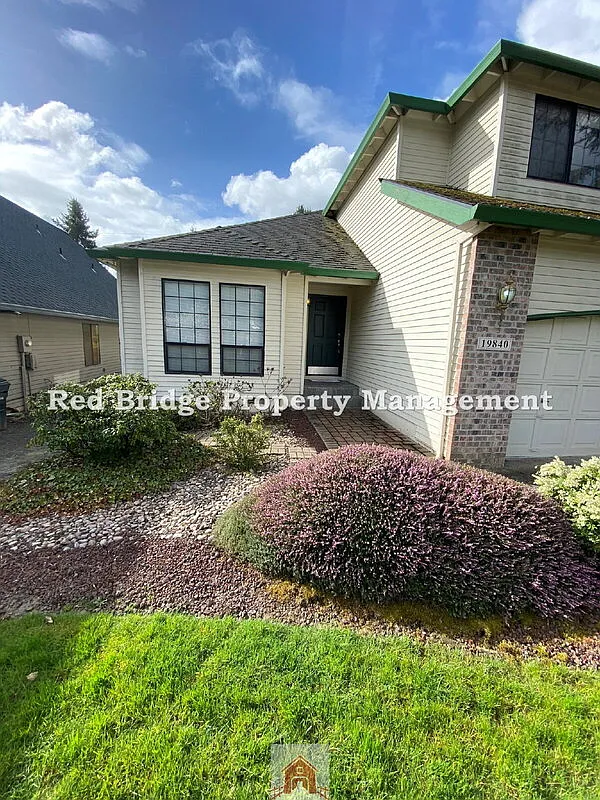 3 bed, 2.5 bath, 2069 sqft, $2,795 — Photo 4