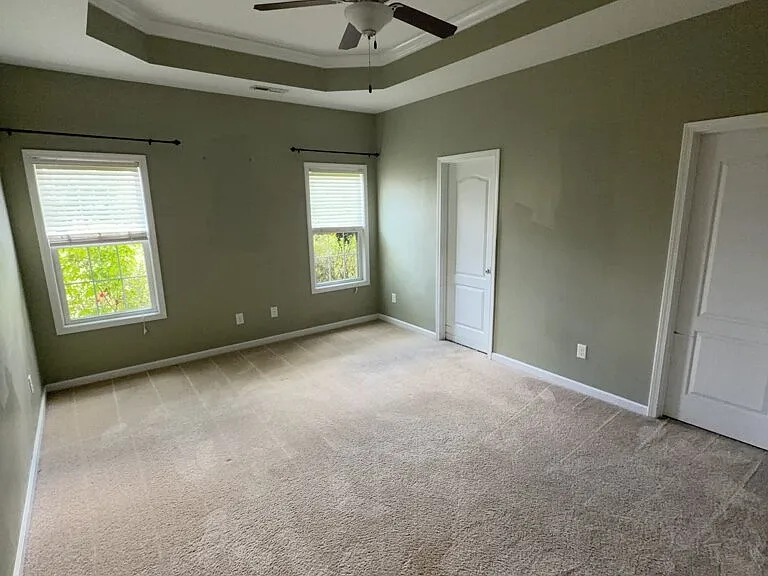 111 Cavalier Dr — Photo 16