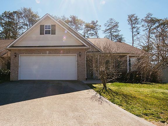 3rd image of 1522 Graybrook Ln