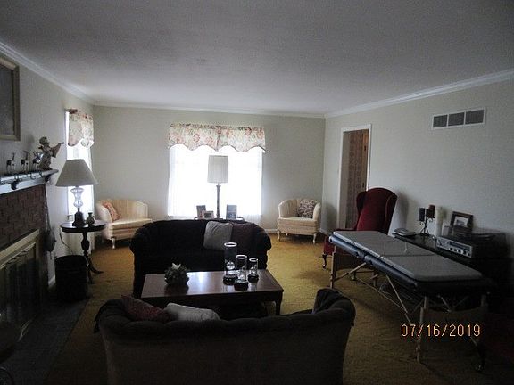 4th image of 272 E Thistle Ct