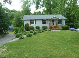 8 Risley Rd, West Milford, NJ 07421