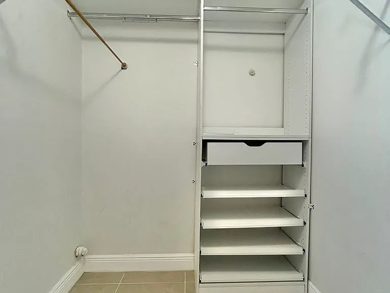 9100 NW 35th Pl — Photo 3