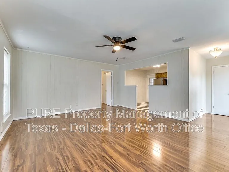 1224 Parkwood Pl — Photo 4