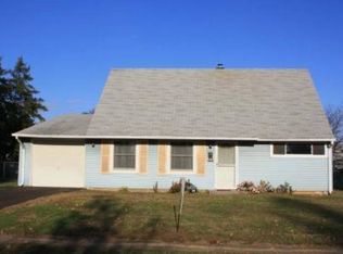 34 Cleft Rock Rd, Levittown, PA 19057