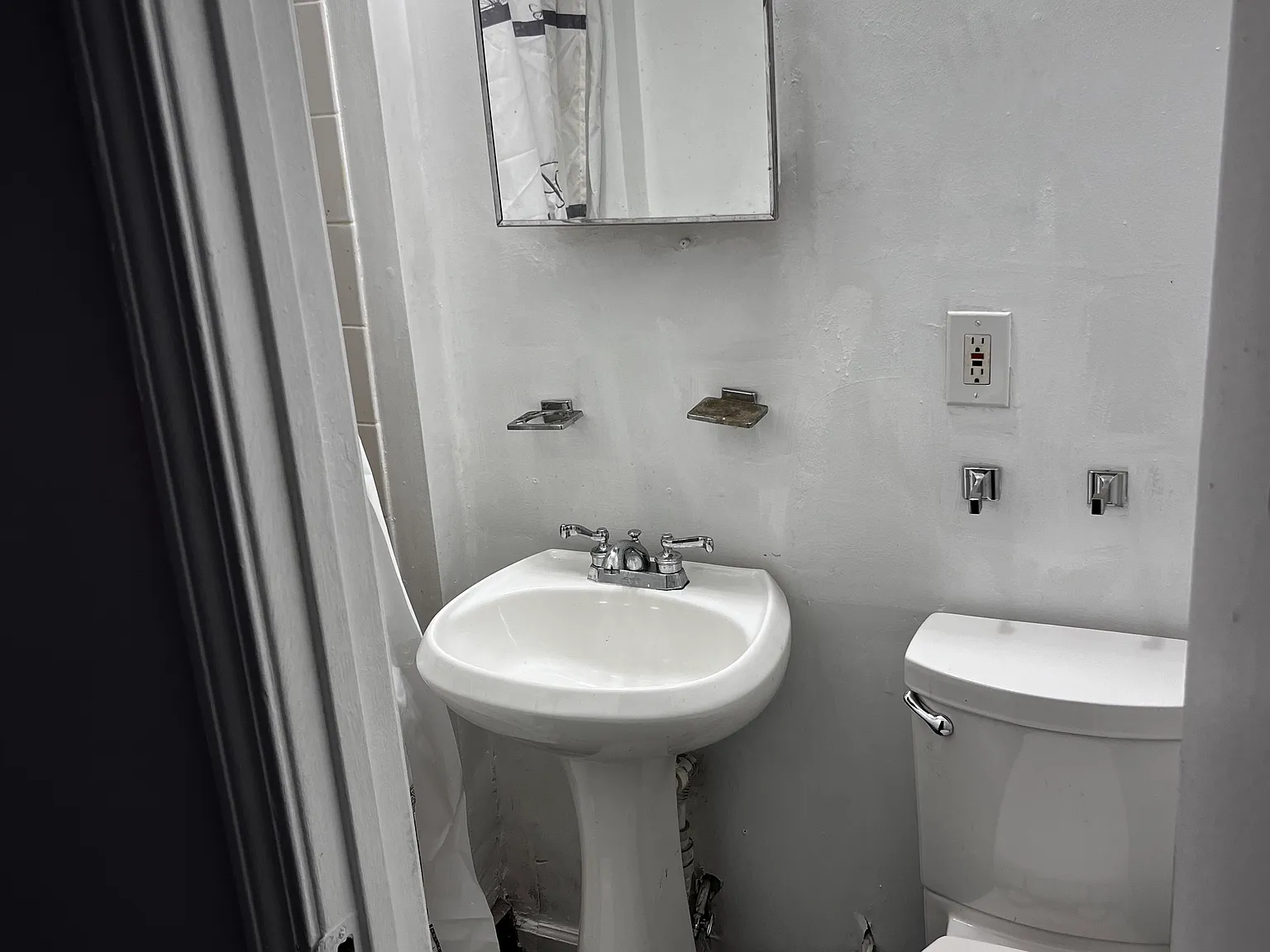 20733 Seminole St — Photo 4