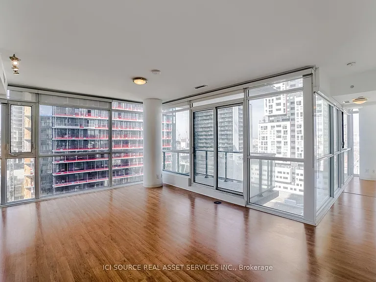 290 Adelaide St W #1504 — Photo 5
