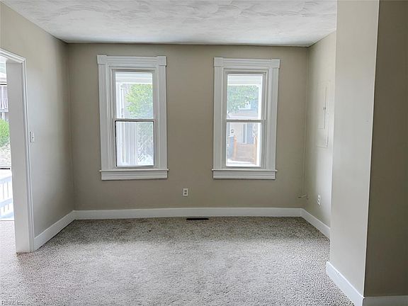 3rd image of 2415 Hale St