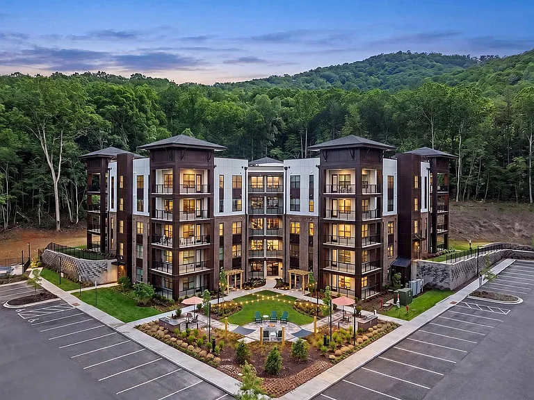 Weller at the Preserve - 55+ Active Adult Apartment Homes — Photo 8