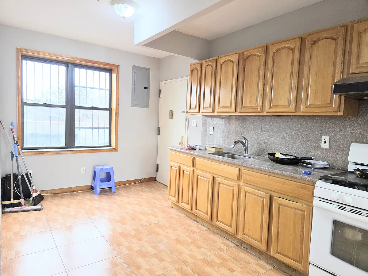Building Photo - 5707 4th Ave #4F