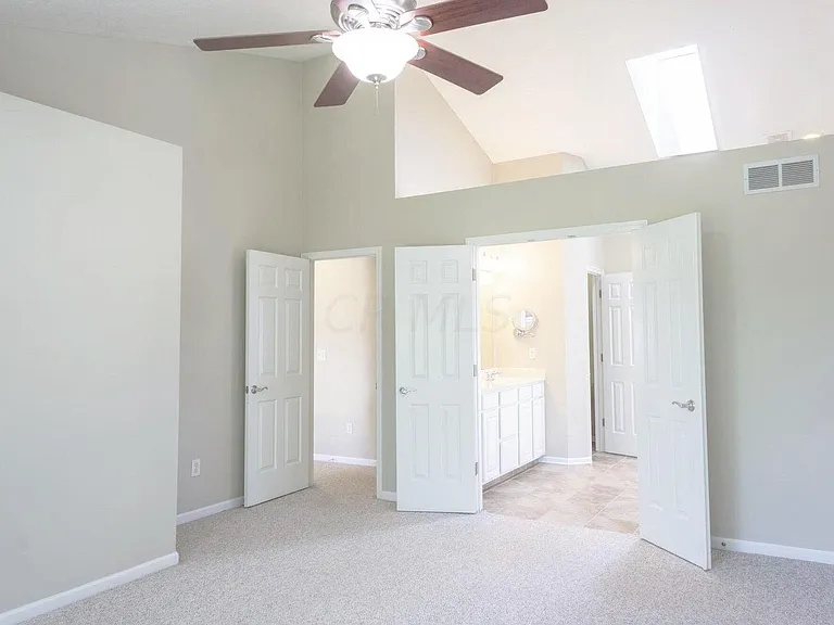 7492 Fairfield Lakes Dr — Photo 18