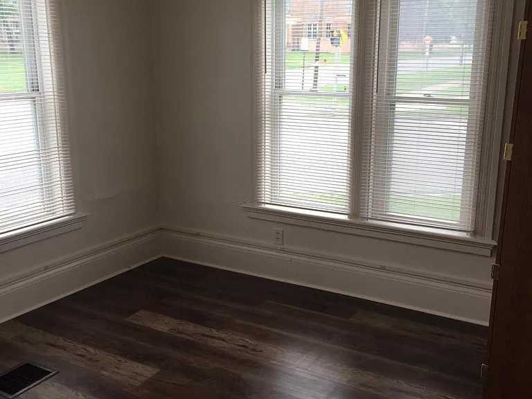 45 Main St — Photo 10