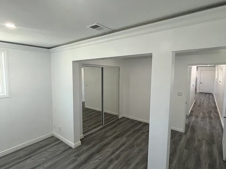 11685 Magnolia Blvd #B — Photo 8