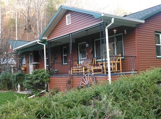961 Rockdale Rd, Bakersville, NC 28705