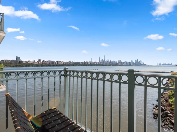 121 The Promenade image 22 of 26