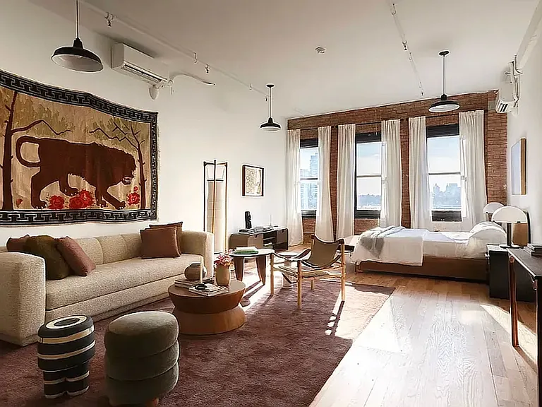239 Banker St #1B — Photo 1