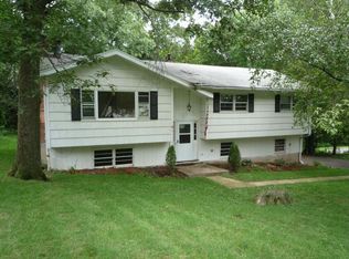 19 Horseshoe Dr, Danbury, CT 06811