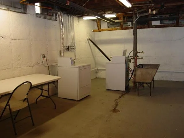 5709 W Burnham St #7 — Photo 8