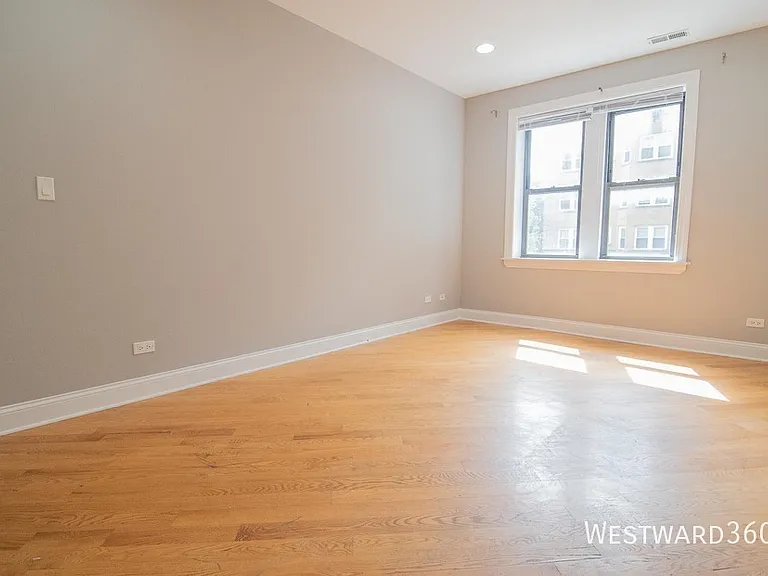 2036 W Arthur Ave #2E — Photo 7