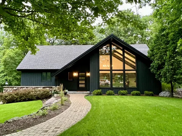 858 Tarrant DRIVE, Fontana, WI 53125