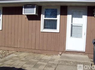 208 N Parkway Dr APT B, Pekin, IL 61554
