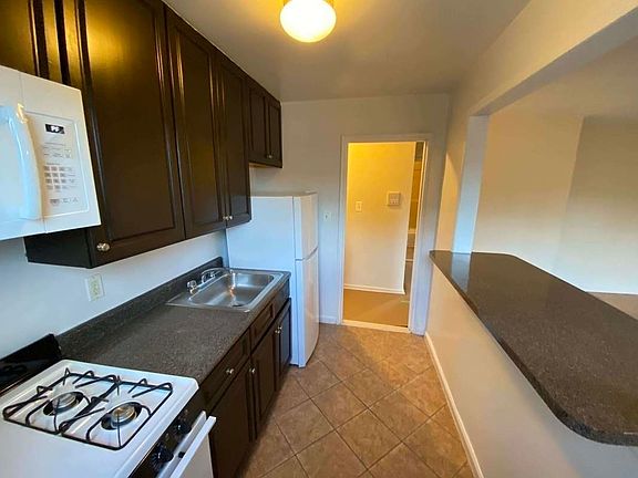 2nd image of 20-52 24th St #1A