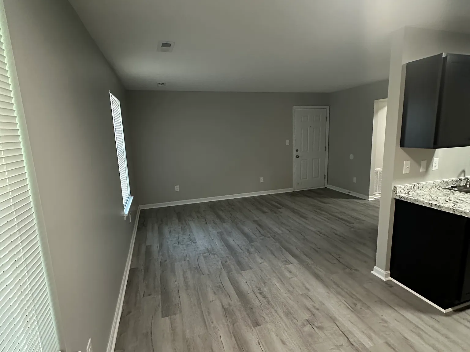 2 bed, 850 sqft, $1,000 — Photo 2