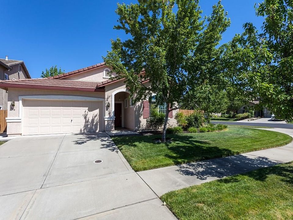 1st image of 300 Willow Glen Dr