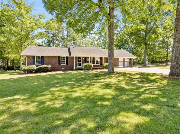 968 Gunter Cir, Lawrenceville, GA 30043