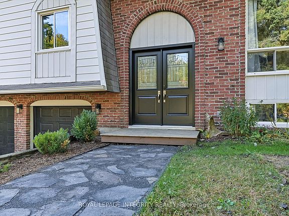 4th image of 416 Clarence Cambridge Rd