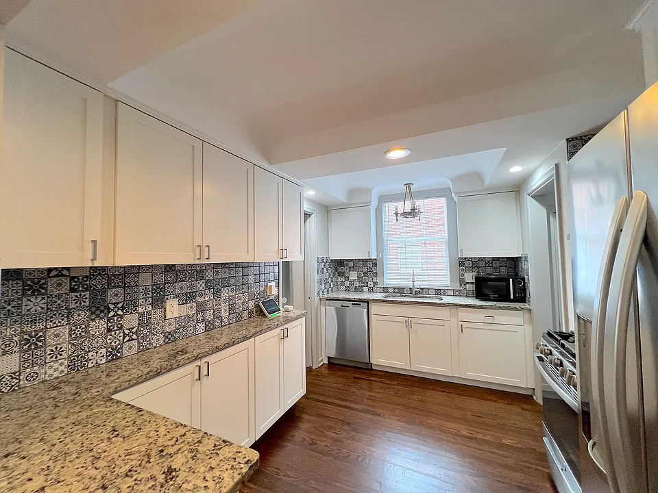 4411 Devonshire Rd