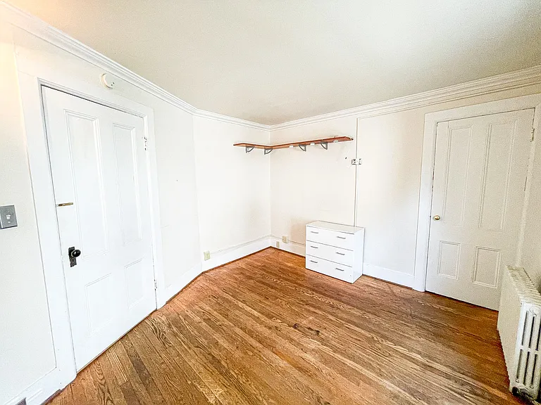 705 E Seneca St — Photo 9
