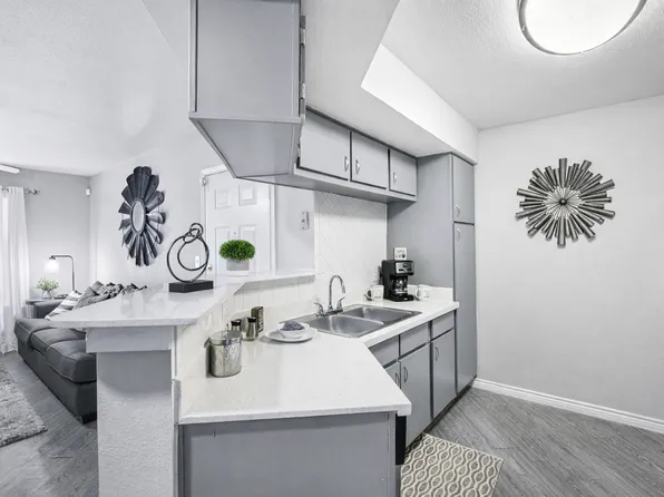 Stonecreek Apartments
