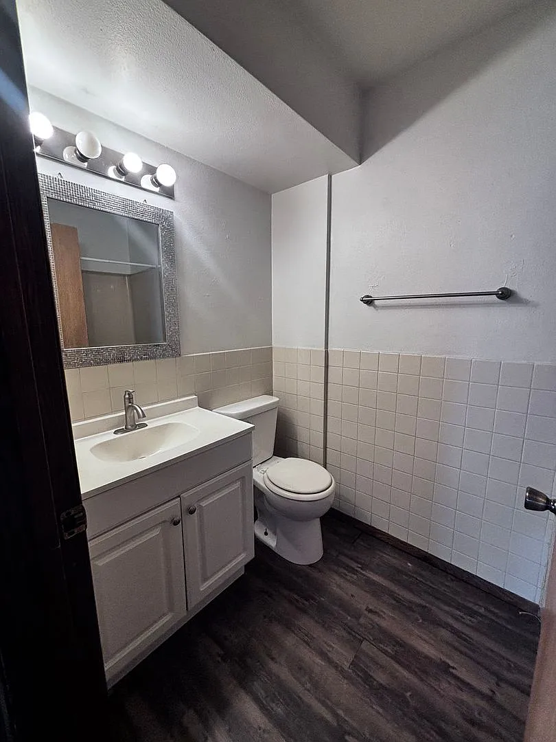 440 W. Calumet Street — Photo 4