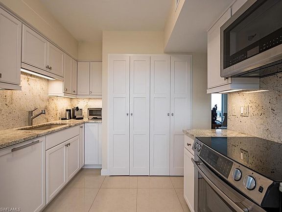 5th image of 5501 Heron Point Dr APT 703