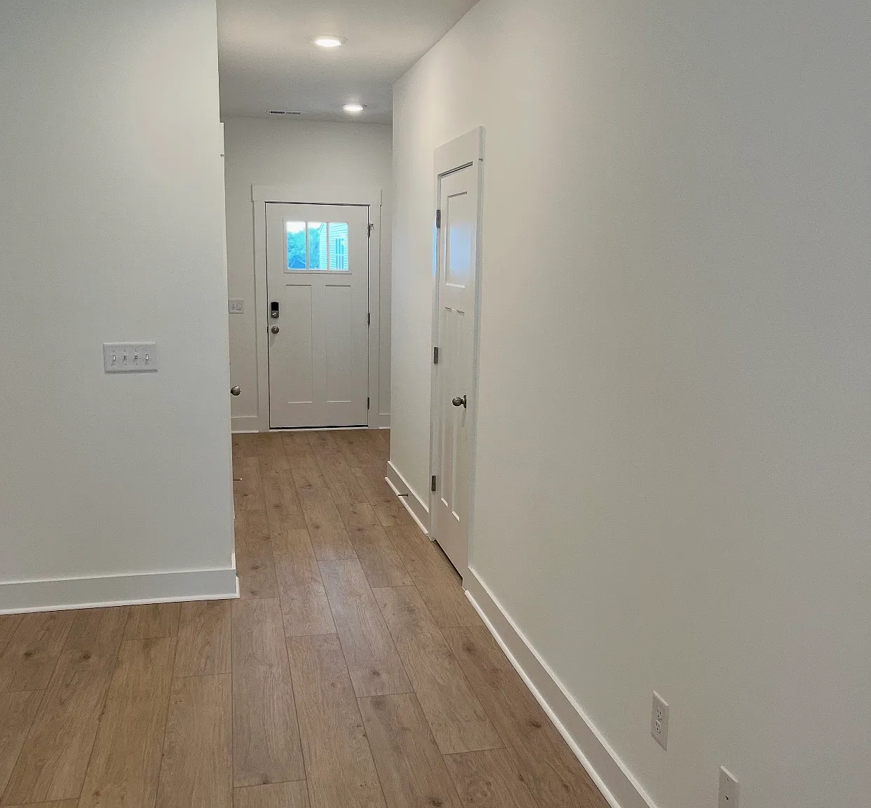 3 bed, 2.5 bath, 1616 sqft, $1,850 — Photo 4