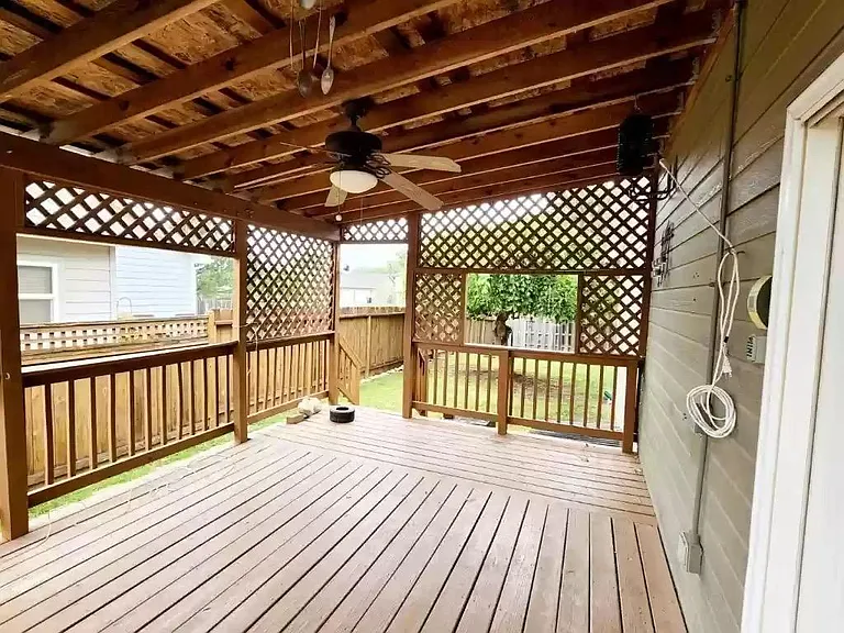 1301 Sierra Dr — Photo 7
