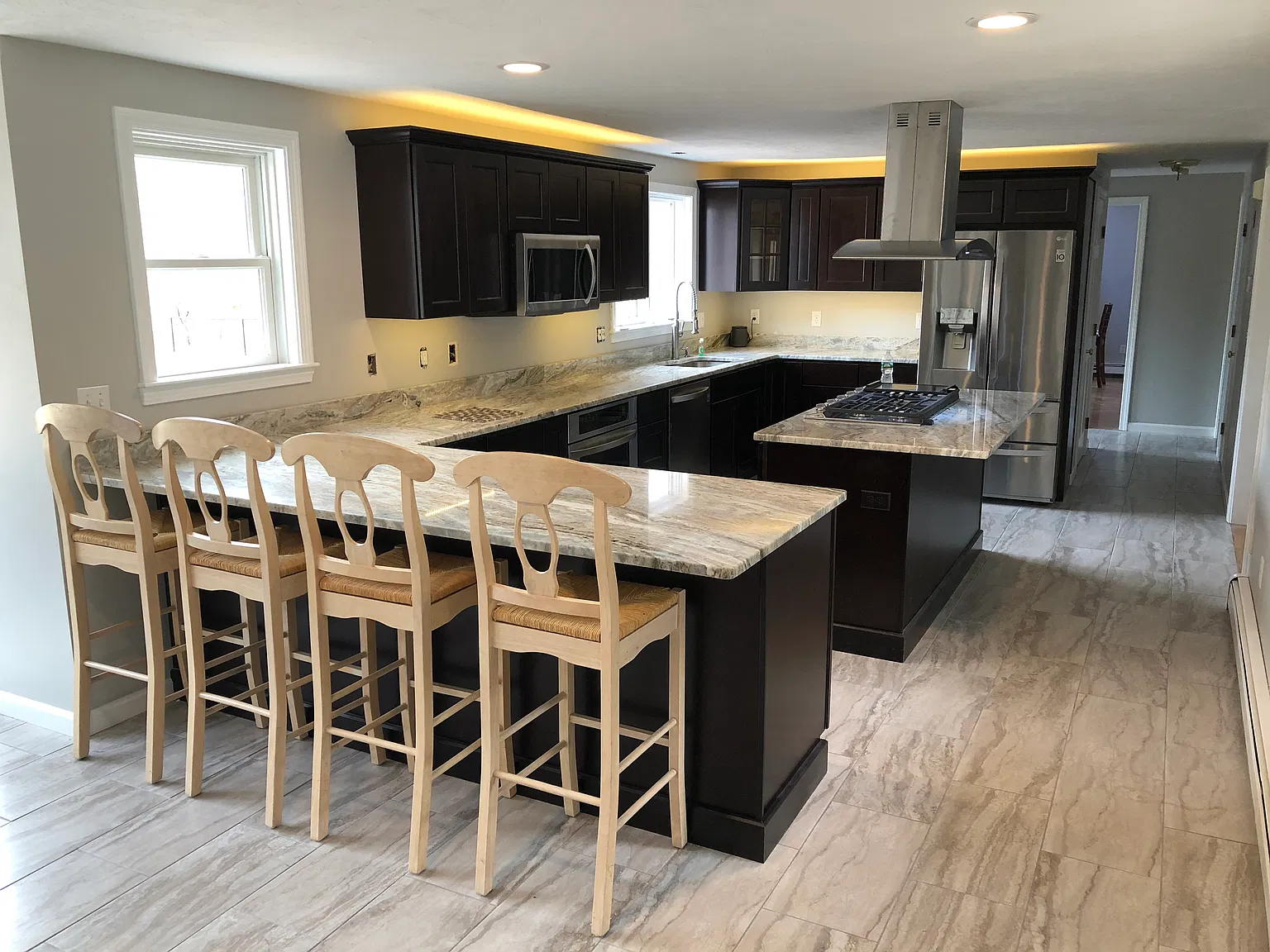 4 bed, 2.5 bath, 3713 sqft, $5,000 — Photo 3